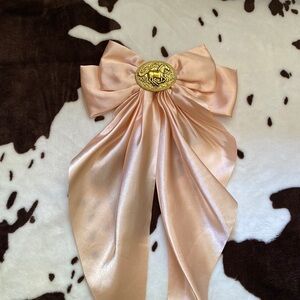 Horse Buckle Bow 🐎